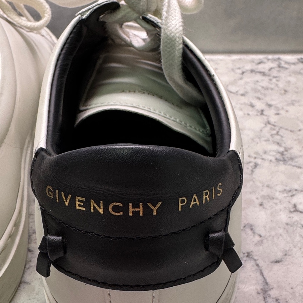 Givenchy Women’s Perforated Urban Street CLassic Calf Leather White SZ 7 🔥🔥🔥 - Picture 12 of 12